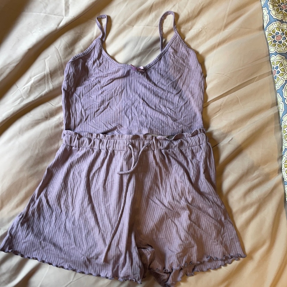 Lisa says gah sleep set